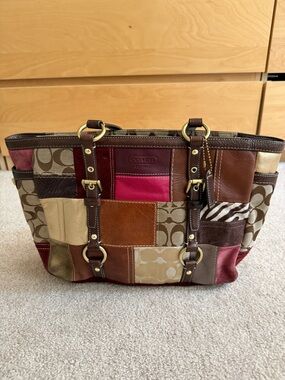 REAL Coach Patchwork Signature Tote Bag in Multi-Color